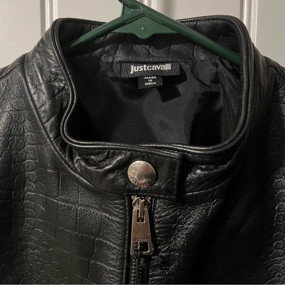 NWT - JUST CAVALLI CROC-EFFECT LEATHER BIKER JACKET IN BLACK - Size 40 IT - XS/S - Picture 6 of 9
